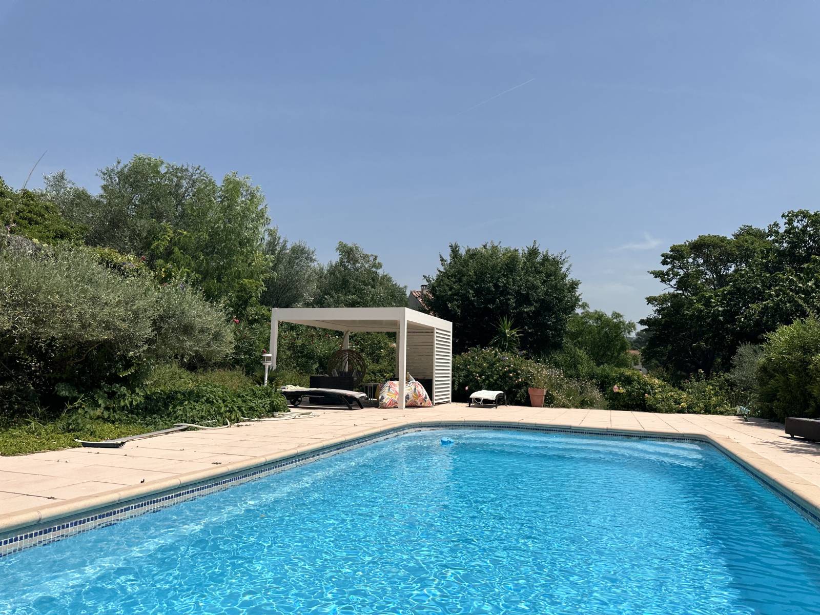 poolhouse piscine abri