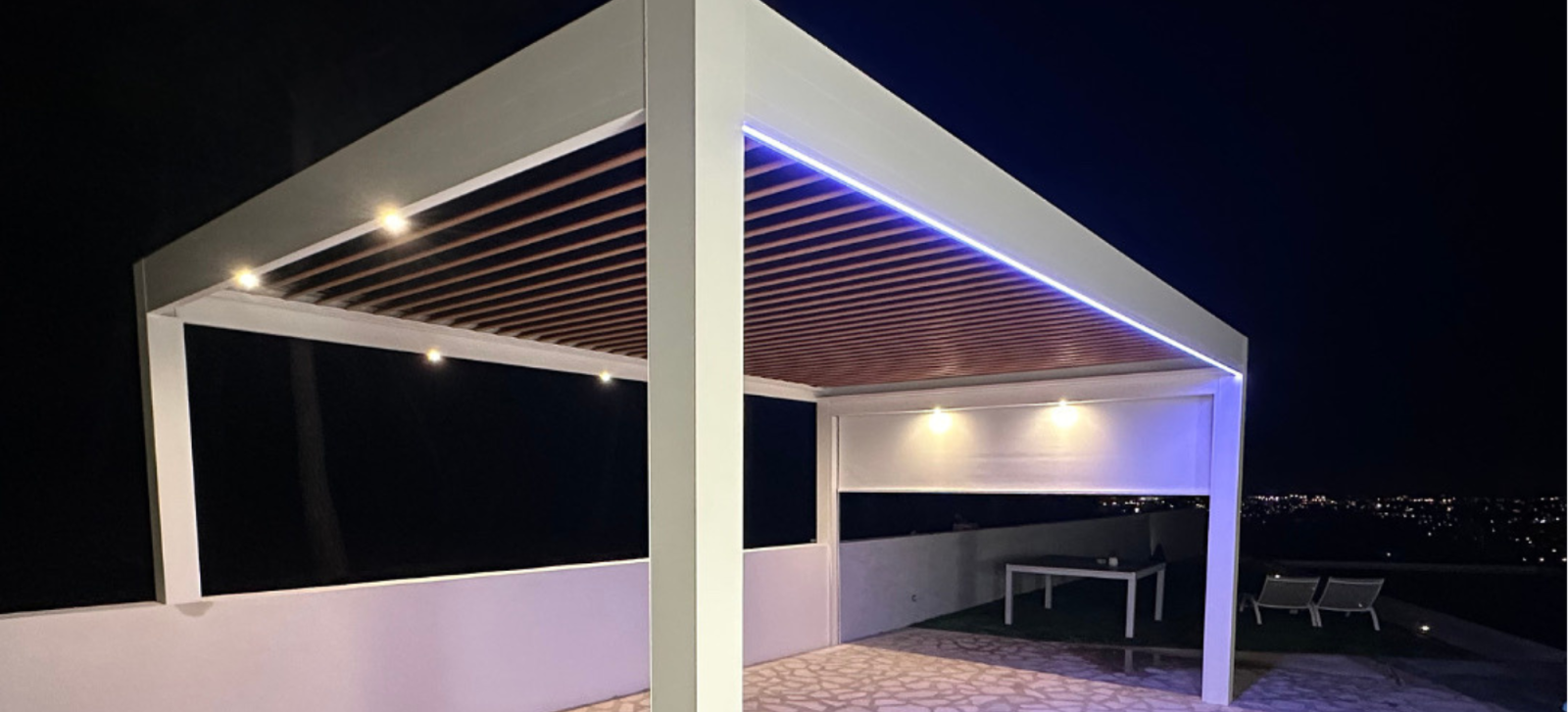 Pergola avec fermetures prix à Antibes 