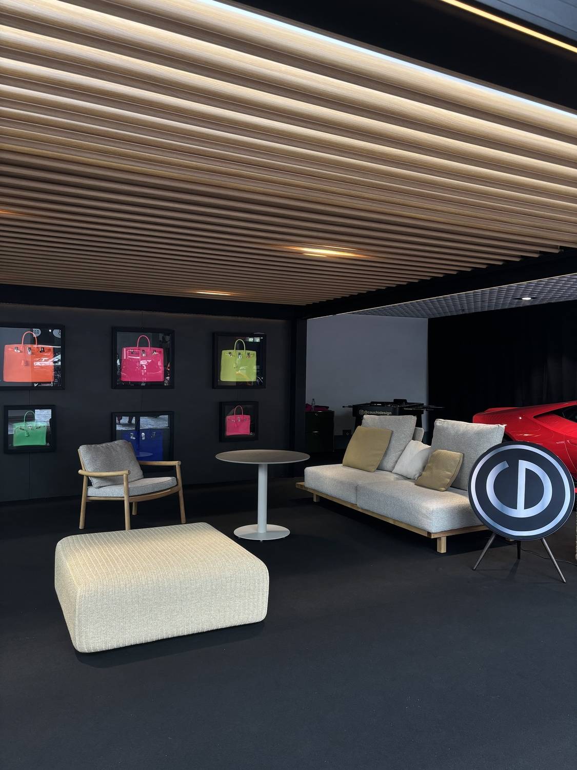 Stand Cauchi Design/ Mobilier d'ISILIVING/ Collection « THE BIG ONE » par Cédric Capron.