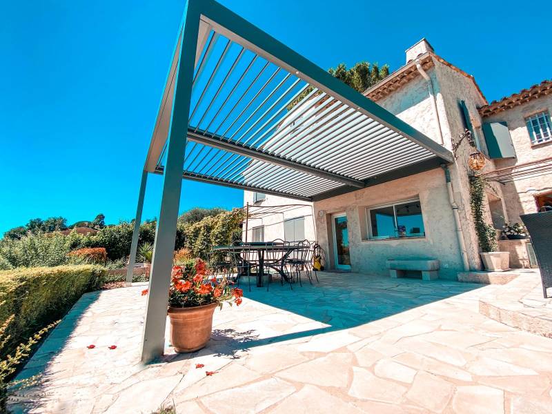 Pergola bioclimatique deux modules alu Vence