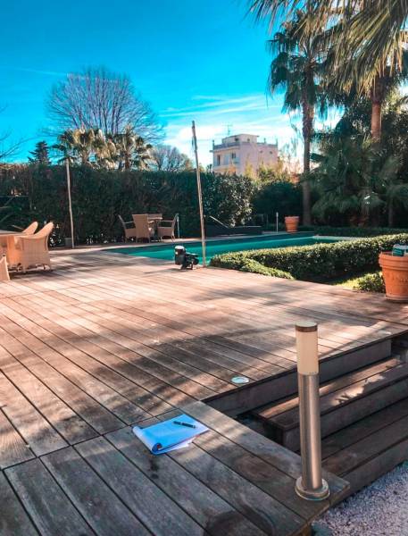 Terrasse villa Mougins avant pergola bioclimatique