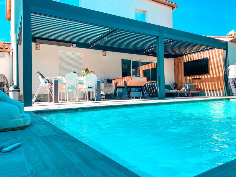 Pergolas sur mesure ou pergolas standards, améliorez votre confort extérieur tout au long de l'année à Menton