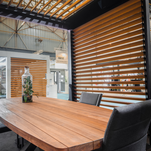 brise soleil orientable bois pergola à Mandelieu 