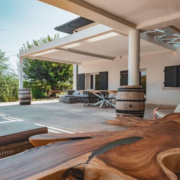 pergola bioclimatique blanche cauchy design 06 Nice