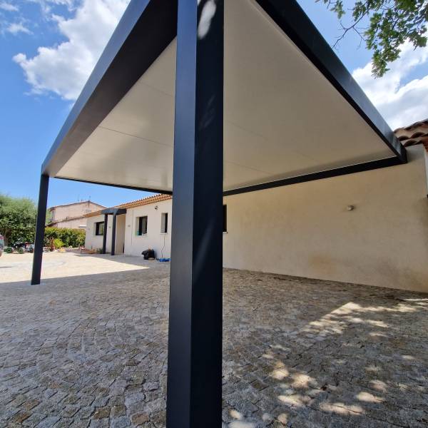 Box en aluminium  à Menton