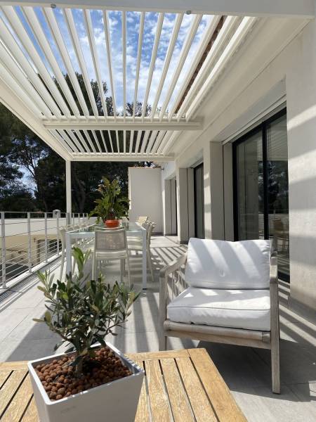 Découvrez les avantages écologiques et économiques de l'aluminium Reduxa pour votre pergola LANOSTRA dans les Alpes-Maritimes.
