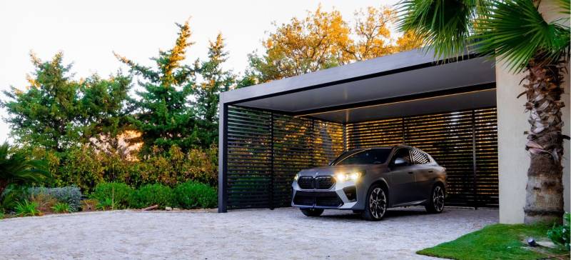 abri de voiture fermé comme garage à Sainte-Maxime