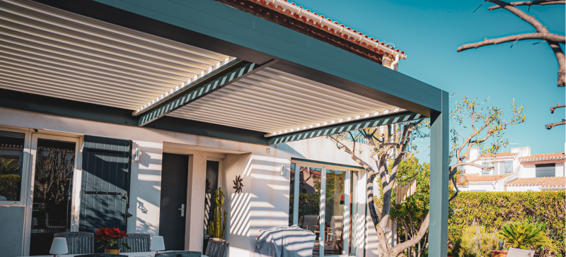 Pergola couleur gris à Vallauris 